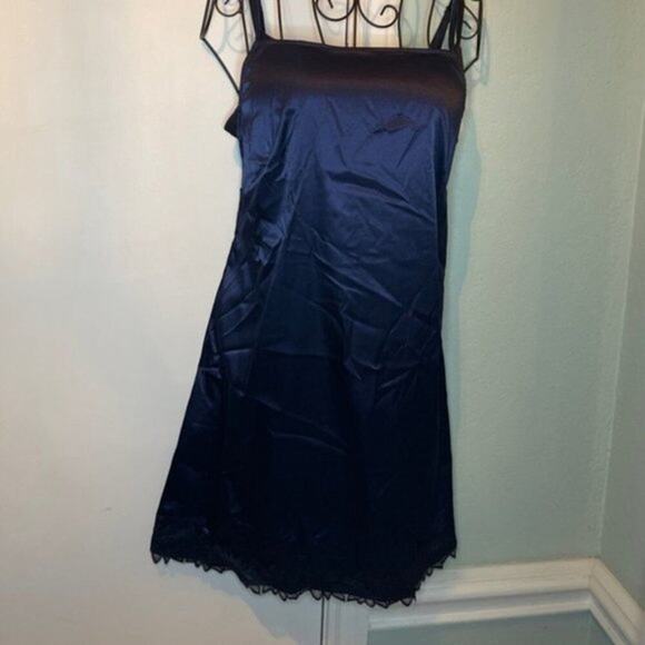 Myla Aster lace trimmed stretch satin chemise navy size M - Picture 3 of 5